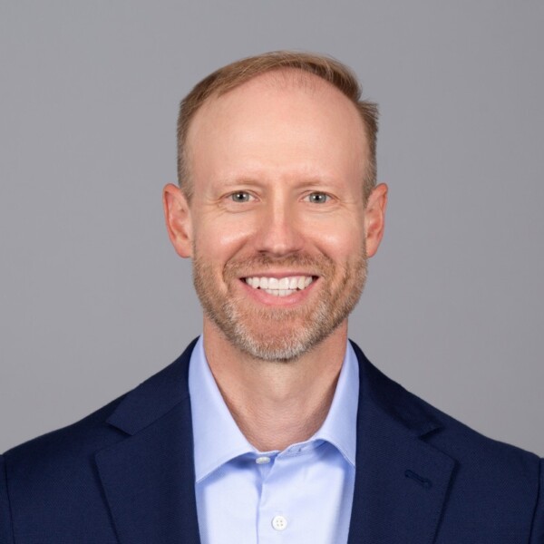 Headshot of Chris Sizemore, CPWA®, CMFC